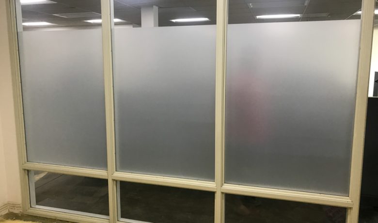 Partial window tinting in a workplace window